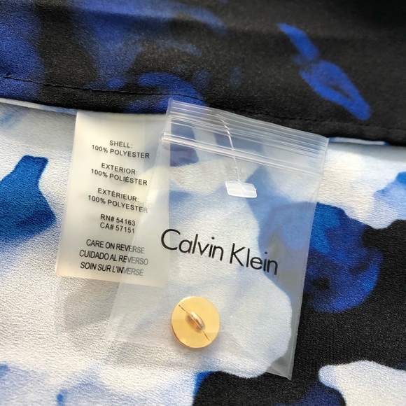 CALVIN KLEIN BLUE FLORAL TOP ~ NWOT ~ - Picture 5 of 5